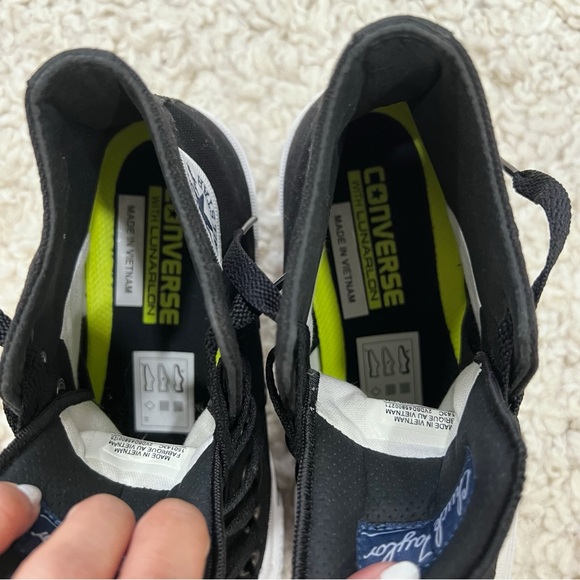 Chuck Taylor Converse - Picture 6 of 11